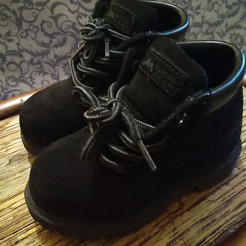 Boots - Picture 4 of 4